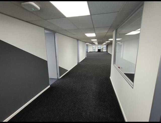 BUSINESS PROPERTY TO RENT IN BRYANSTON